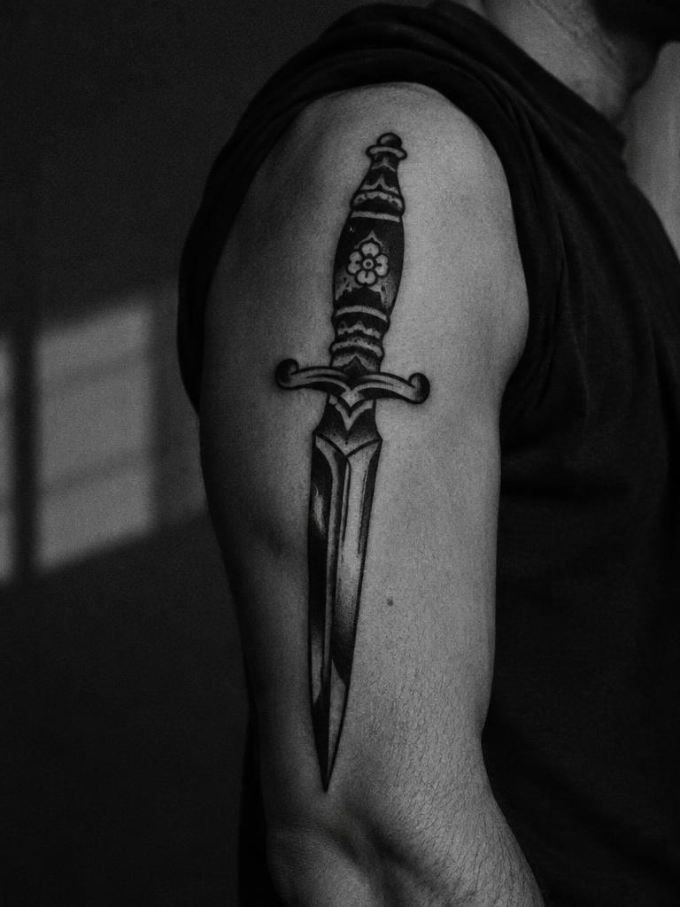 Traditional dagger